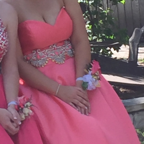 CORAL PROM DRESS - Picture 4 of 4